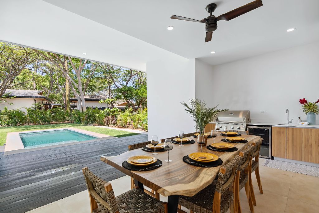 Casa #7 Comedor en el Patio